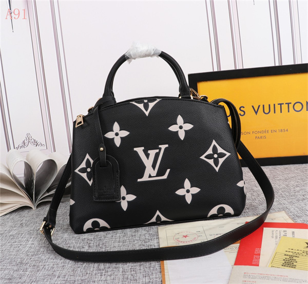 LV Bags AAA 061